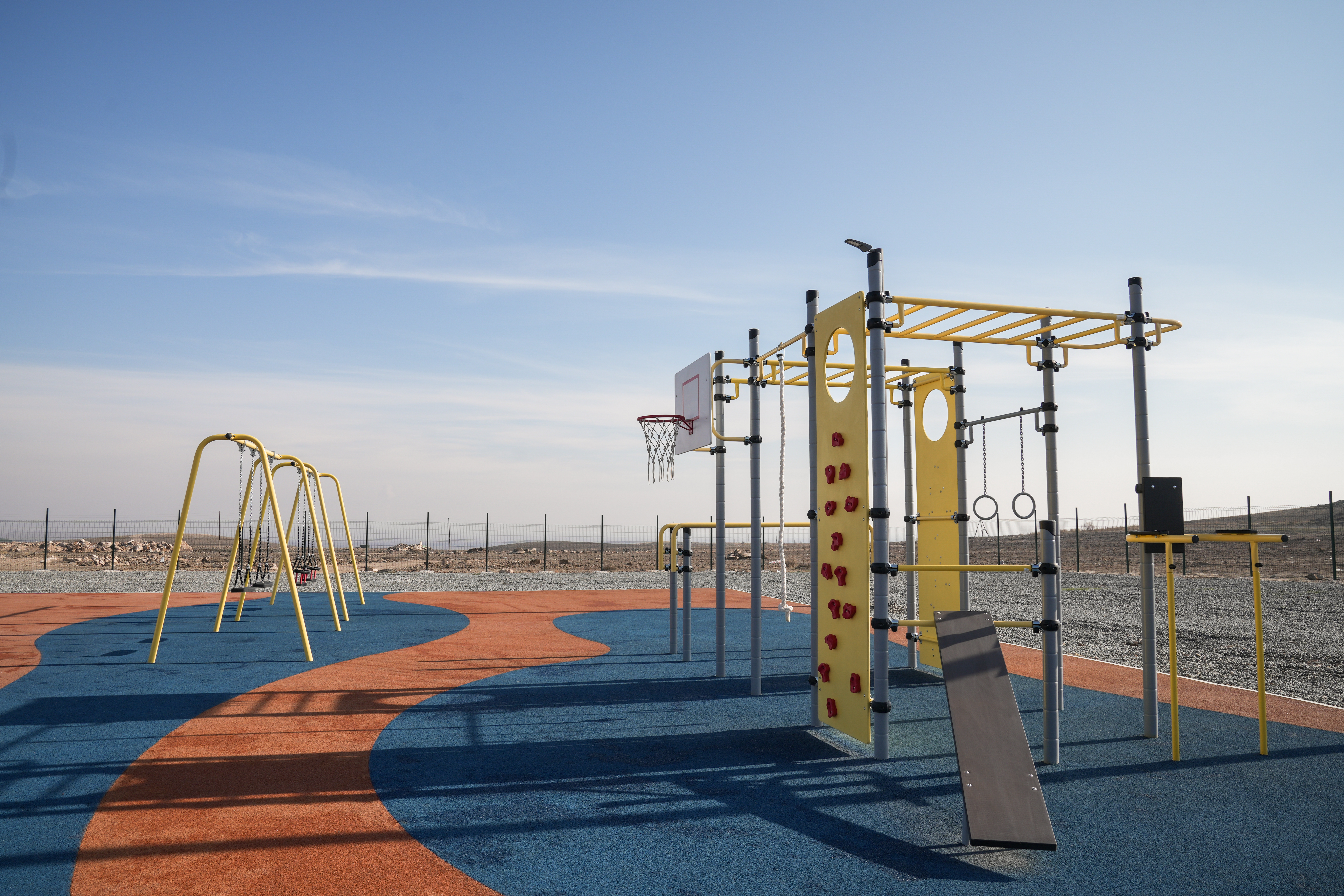 ԿՈԱՖ սմարթ կենտրոնի լուսավոր խաղահրապարակը